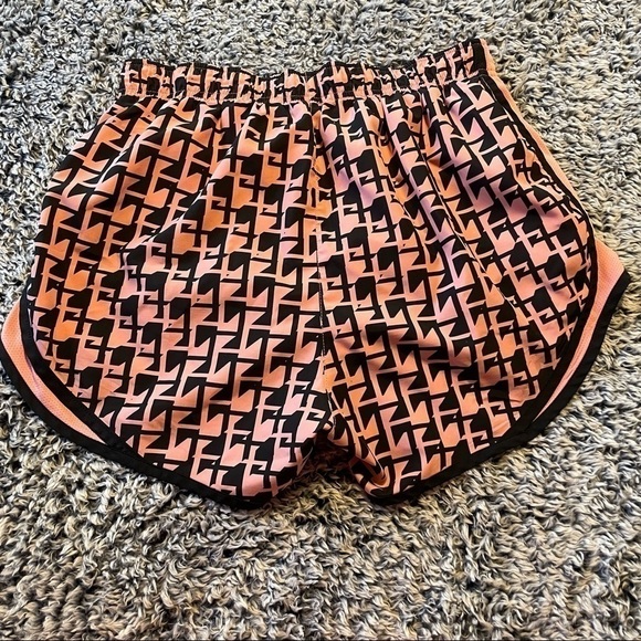 ✅4X Host Pick✅ Nike Dri-Fit Shorts, Medium - Picture 2 of 8